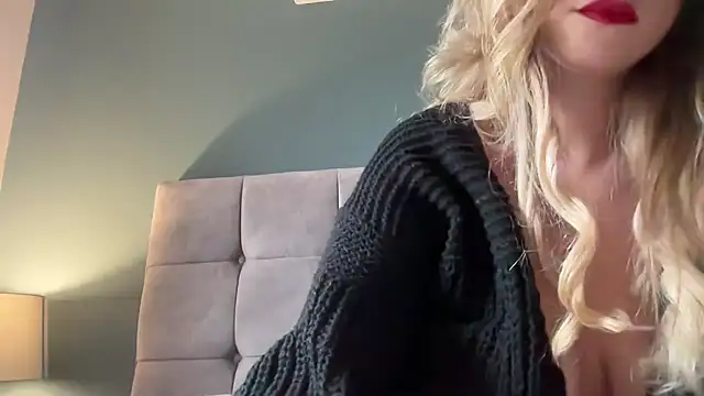 Snapshot of LustfulLuna_ chatting on 02/07/25, 11:56 LustfulLuna online show from 02/07/25, 11:56