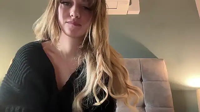 Snapshot of LustfulLuna_ chatting on 02/08/25, 12:28 LustfulLuna online show from 02/08/25, 12:28