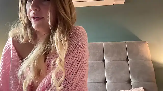 Snapshot of LustfulLuna_ chatting on 02/28/25, 10:30 LustfulLuna online show from 02/28/25, 10:30