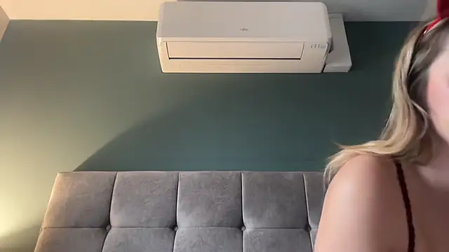 Snapshot of LustfulLuna_ chatting on 10/30/25, 03:24 LustfulLuna online show from 10/30/25, 03:24