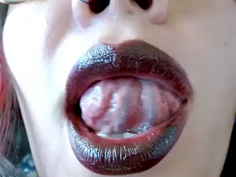 Snapshot of miss_evoleth2 chatting on 03/18/25, 04:59 miss evoleth2 online show from 03/18/25, 04:59