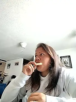 Snapshot of miss_evoleth2 chatting on 11/13/25, 02:16 miss evoleth2 online show from 11/13/25, 02:16