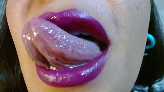 Snapshot of miss_evoleth2 chatting on 11/14/25, 06:56 miss evoleth2 online show from 11/14/25, 06:56