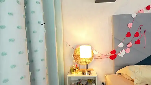 AshiaEkta1 online show from 02/18/26, 05:14