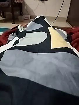 Snapshot of delhiboyooo chatting on 12/16/24, 06:16 delhiboyooo online show from 12/16/24, 06:16