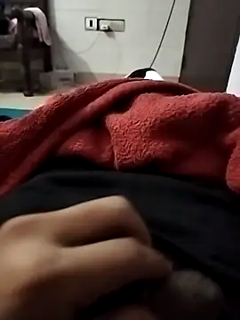 Snapshot of delhiboyooo chatting on 12/17/24, 05:36 delhiboyooo online show from 12/17/24, 05:36