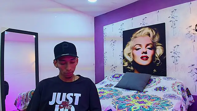 Snapshot of alejandro_king1 chatting on 02/13/25, 01:48 alejandro king1 online show from 02/13/25, 01:48