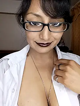 Lucy Chery online show from 12/17/25, 12:05