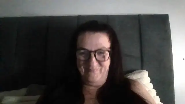 Snapshot of Tillieuk chatting on 06/10/26, 08:19 Tillieuk online show from 06/10/26, 08:19