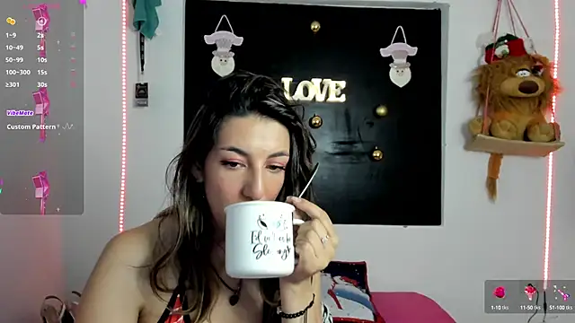 Snapshot of queen-natty chatting on 12/05/24, 01:47 queen-natty online show from 12/05/24, 01:47