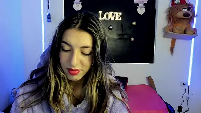 Snapshot of queen-natty chatting on 12/07/24, 12:24 queen-natty online show from 12/07/24, 12:24