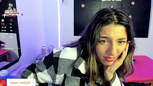 Snapshot of queen-natty chatting on 12/14/24, 05:40 queen-natty online show from 12/14/24, 05:40