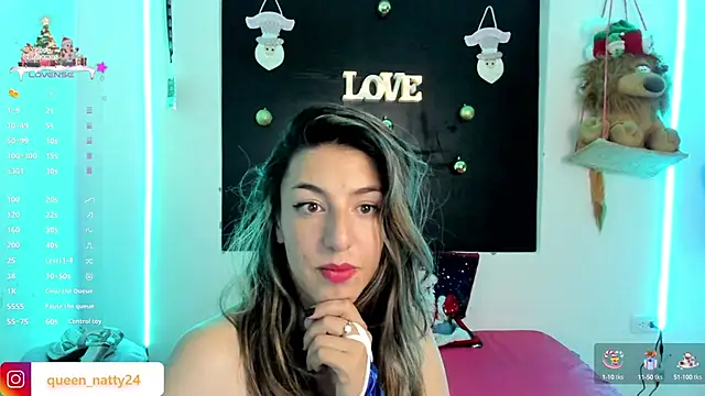 Snapshot of queen-natty chatting on 12/17/24, 02:23 queen-natty online show from 12/17/24, 02:23