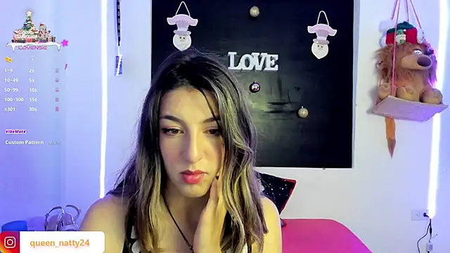 Snapshot of queen-natty chatting on 12/23/24, 04:55 queen-natty online show from 12/23/24, 04:55