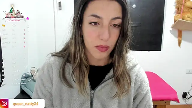 Snapshot of queen-natty chatting on 01/12/25, 12:39 queen-natty online show from 01/12/25, 12:39