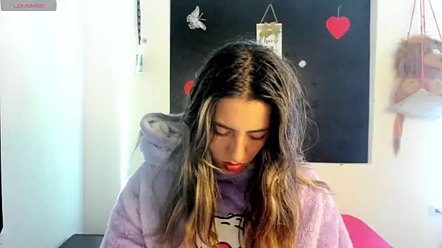 Snapshot of queen-natty chatting on 01/14/25, 06:24 queen-natty online show from 01/14/25, 06:24