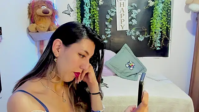 Snapshot of queen-natty chatting on 09/08/25, 02:16 queen-natty online show from 09/08/25, 02:16