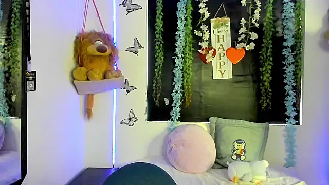 Snapshot of queen-natty chatting on 02/16/26, 02:35 queen-natty online show from 02/16/26, 02:35