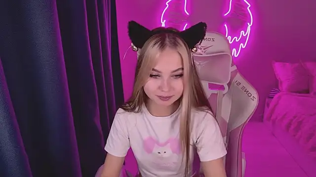 Snapshot of tikkisa chatting on 12/03/24, 02:38 tikkisa online show from 12/03/24, 02:38