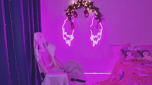 Snapshot of tikkisa chatting on 01/14/25, 07:53 tikkisa online show from 01/14/25, 07:53