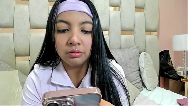 nicole fisherr online show from 03/10/26, 07:35