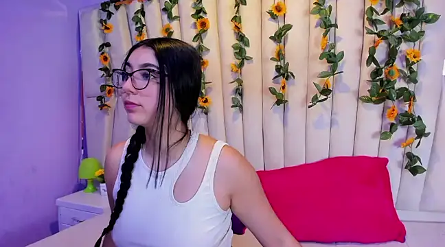 Lucy Anall  online show from 02/08/25, 09:57