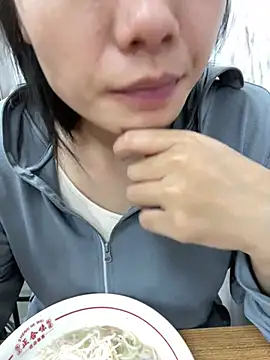 Snapshot of Bella0815 chatting on 12/07/24, 12:56 Bella0815 online show from 12/07/24, 12:56