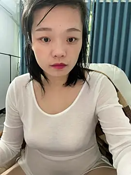 Snapshot of Bella0815 chatting on 12/26/24, 02:33 Bella0815 online show from 12/26/24, 02:33