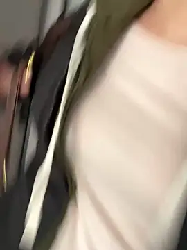 Snapshot of Bella0815 chatting on 01/19/25, 03:39 Bella0815 online show from 01/19/25, 03:39