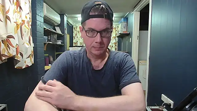 tilobinder online show from 12/15/25, 12:53