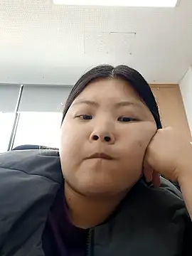 hello098712 online show from 09/18/25, 03:30