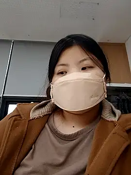 hello098712 online show from 10/20/25, 03:18