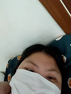 hello098712 online show from 10/27/25, 10:19