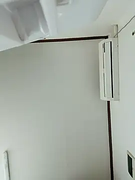 hello098712 online show from 04/28/26, 02:22