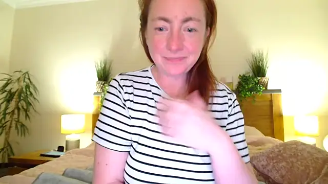 Snapshot of LouiseTswing chatting on 03/13/25, 08:11 LouiseTswing online show from 03/13/25, 08:11