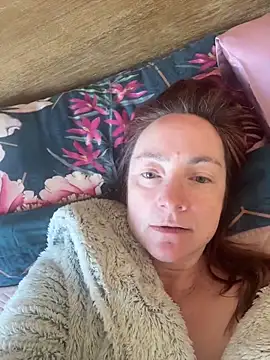 LouiseTswing online show from 03/26/26, 07:47