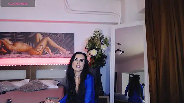 Halie May online show from 11/11/25, 04:51