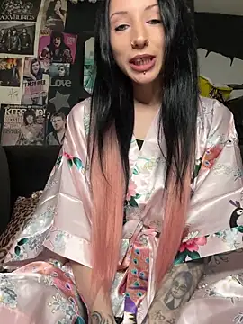 MissMidnightUK online show from 02/21/26, 12:33