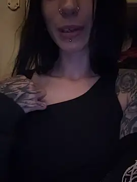 MissMidnightUK online show from 04/10/26, 10:36