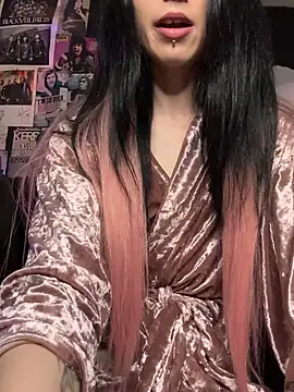 MissMidnightUK online show from 04/24/26, 12:02