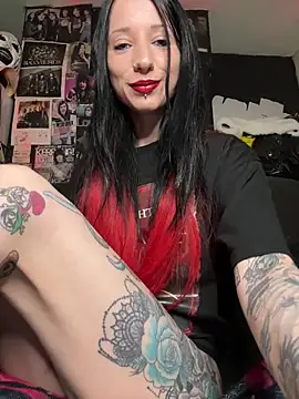 Snapshot of MissMidnightUK chatting on 05/12/26, 11:46 MissMidnightUK online show from 05/12/26, 11:46