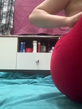 abyusif101099 online show from 04/10/26, 08:35