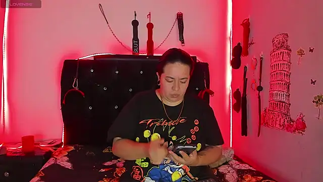 katieeandsharonn online show from 04/23/26, 12:29