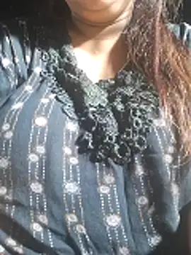 Snapshot of Hot-Anuska chatting on 04/15/26, 06:15 Hot-Anuska online show from 04/15/26, 06:15