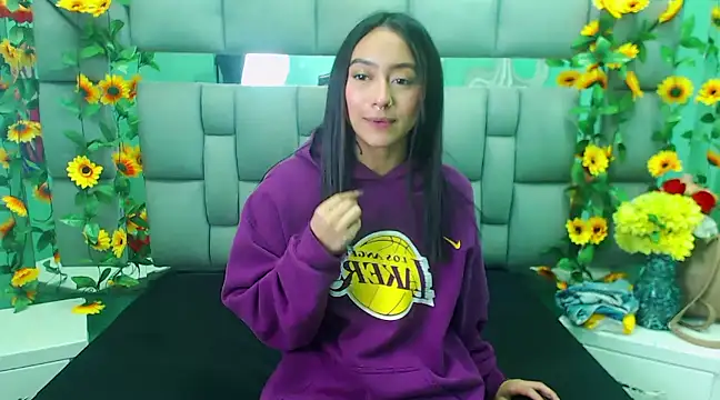 Miaa Thopmson online show from 03/18/25, 06:48