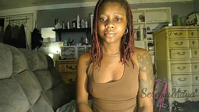 Snapshot of serena_maya chatting on 01/27/25, 04:22 serena maya online show from 01/27/25, 04:22