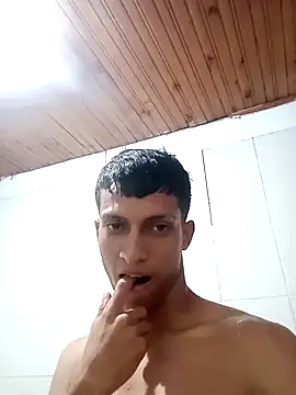 Snapshot of wolf_james123 chatting on 12/26/24, 04:10 wolf james123 online show from 12/26/24, 04:10