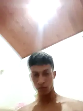 Snapshot of wolf_james123 chatting on 12/29/24, 04:19 wolf james123 online show from 12/29/24, 04:19