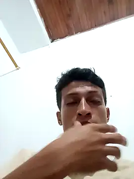 Snapshot of wolf_james123 chatting on 01/07/25, 03:57 wolf james123 online show from 01/07/25, 03:57