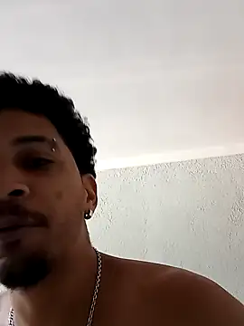 Snapshot of gugao666 chatting on 12/17/24, 02:11 gugao666 online show from 12/17/24, 02:11